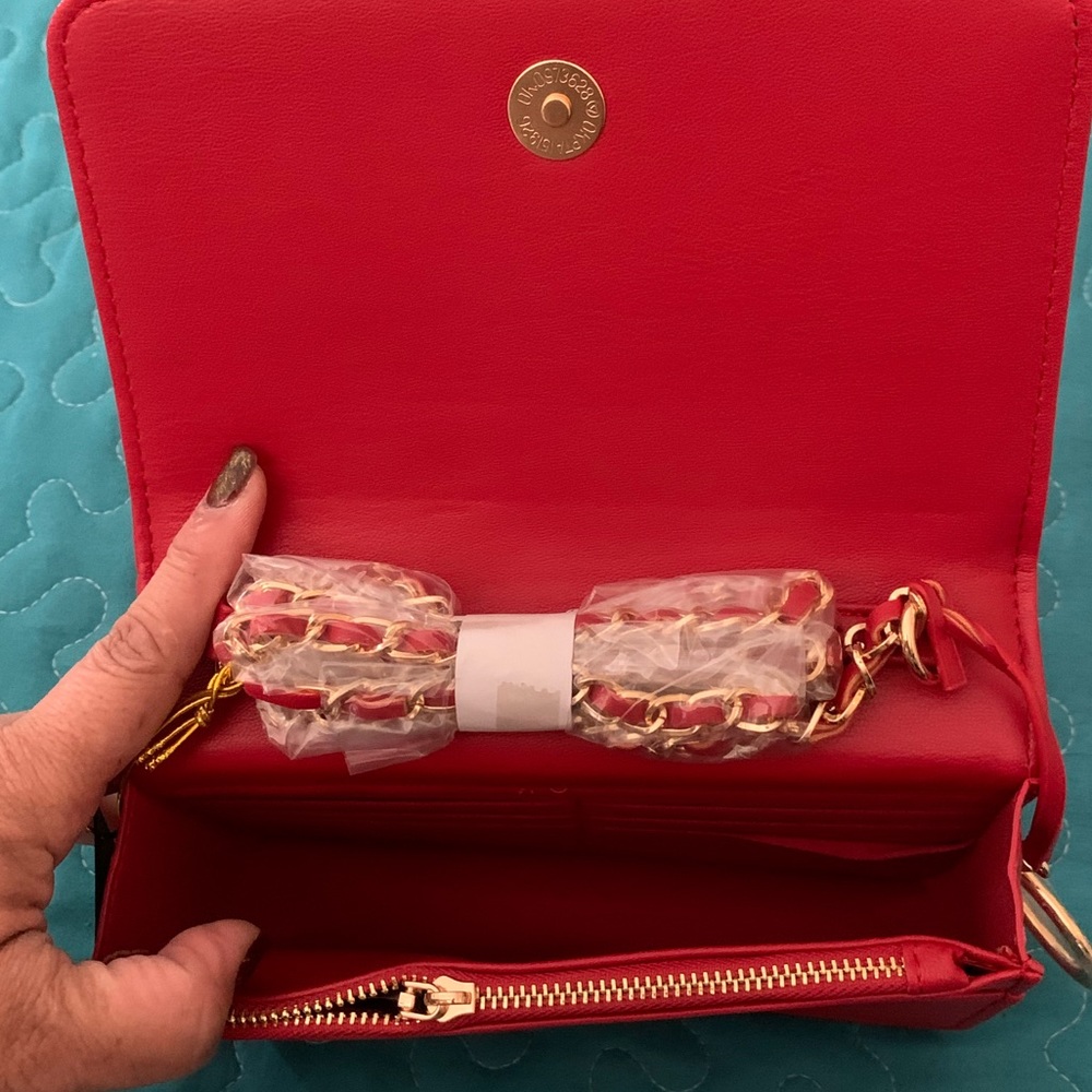 NWT. Bebe Red Crossbody Bag - Picture 11 of 16